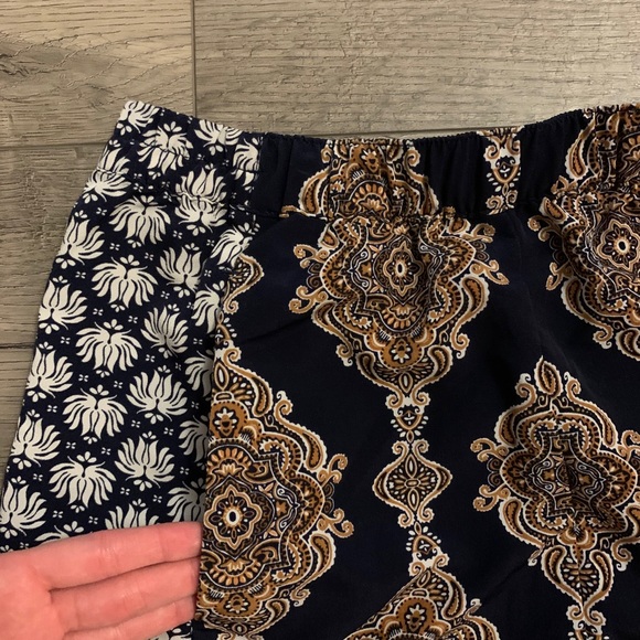 H&M High Waisted Flowy Mandela Print Shorts - Picture 5 of 6